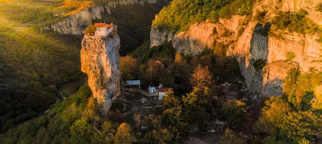 Katskhi Pillar, Chiatura & Mghvimevi Monastery Day Trip from Tbilisi