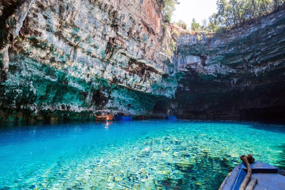 Escursione alla grotta di Melissani e alla spiaggia di Myrtos