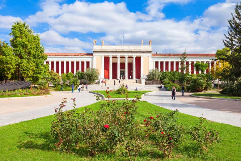 Fachada principal del Museo Arqueológico Nacional de Atenas