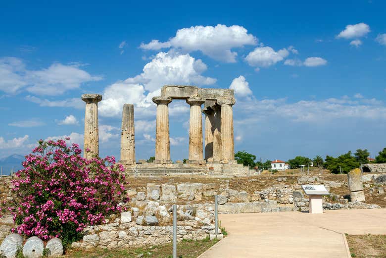 Templo de Apolo, en la Antigua Corinto