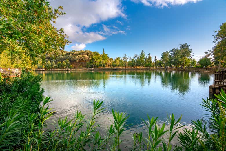 Lago de Zaros, uno de los principales manantiales de Grecia