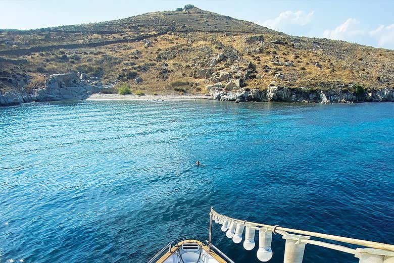 Boat trip around Mykonos