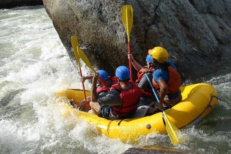 Rafting en el río Cangrejal 