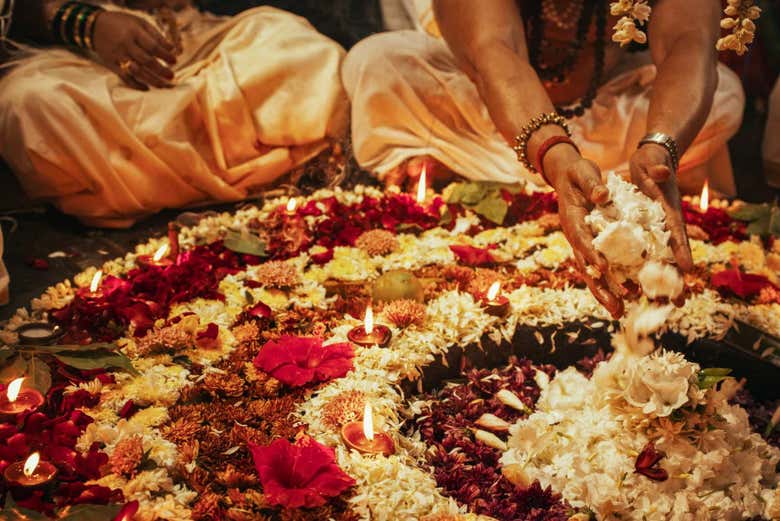 Ofrendas en los altares de los templos de Agra