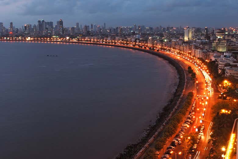 El collar de la Reina de Bombay durante la noche