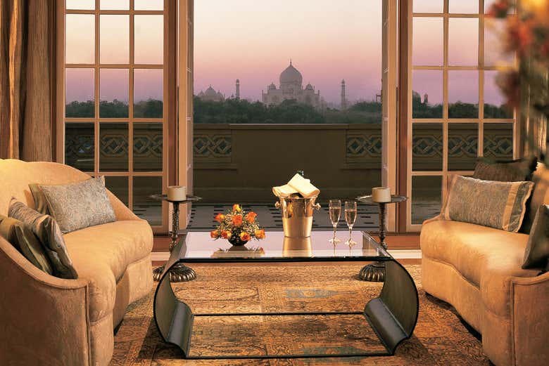 Le Taj Mahal depuis l'hôtel d'Agra