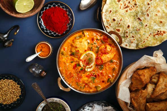 Cours de cuisine et repas avec une famille indienne