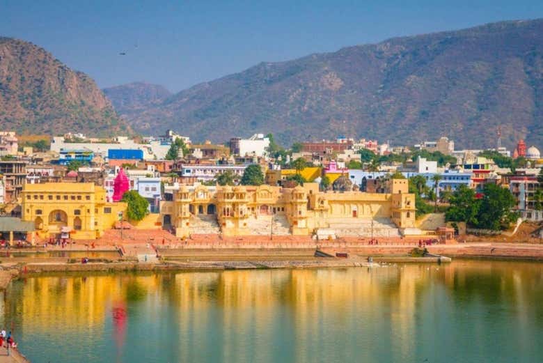 Panoramic view of Pushkar Lake