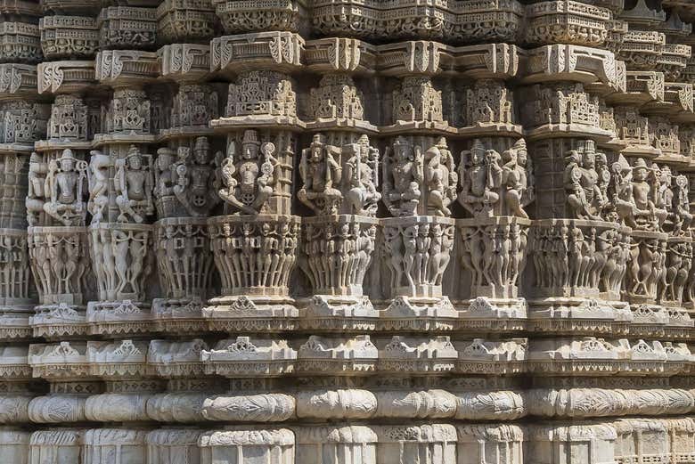 Capitelli delle colonne del tempio di Ranakpur