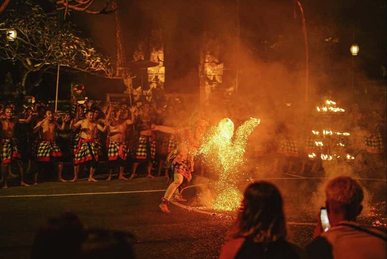 Spettacolo di danza kecak