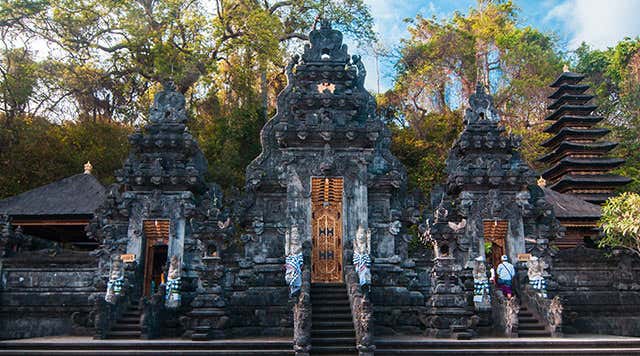 Goa Lawah Caverna Dos Morcegos Um Templo Diferente Em Bali