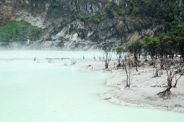 Excursão privada à Cratera Branca e Rengganis + Reserva de Veados