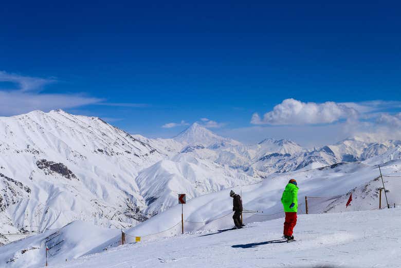 Skiing at Dizin resort