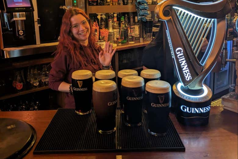 Pintas en un pub de Dublín