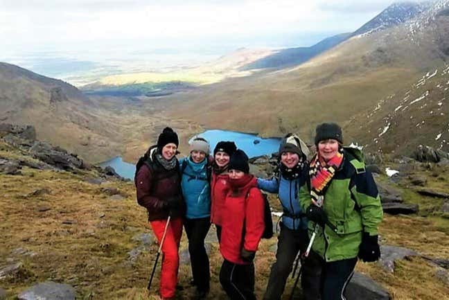 Grupo de turistas em Carrauntoohil