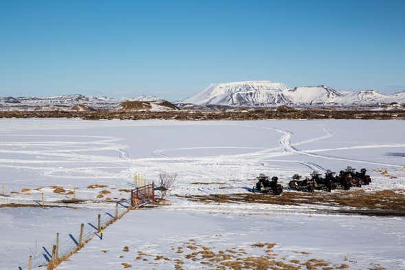 Balade en motoneige au lac Mývatn