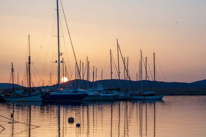 Enjoy this night tour of Alghero