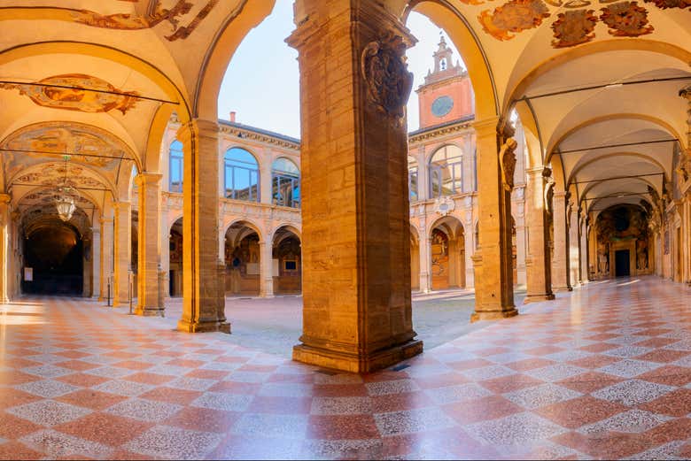 Patio interior del Archiginnasio 