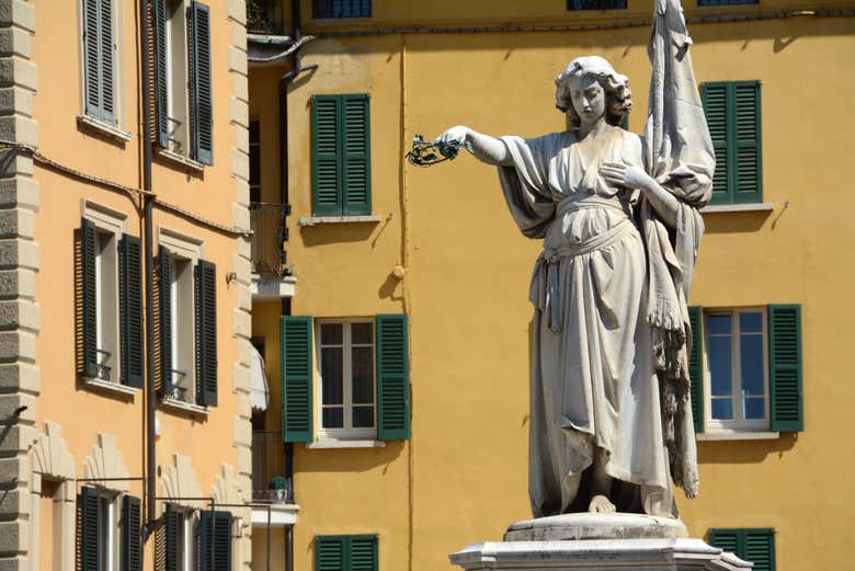 Statues at the Piazza della Loggia