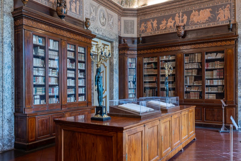 Exploring the library of the Royal Palace of Caserta