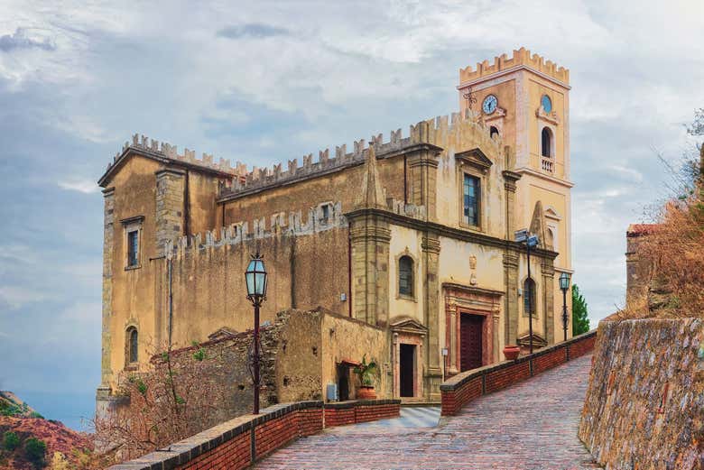 Contemplando a igreja de São Nicolau