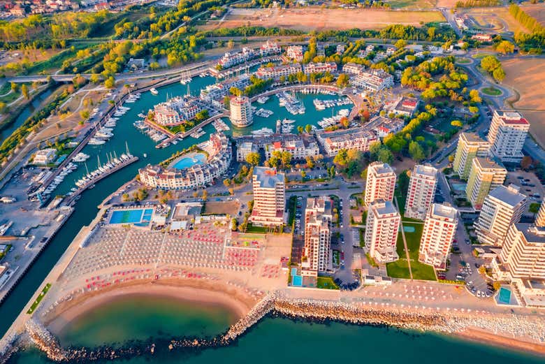 Vista aérea do Aquário de Cattolica e seus arredores