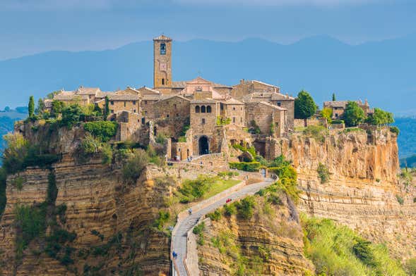 Escursione a Civita di Bagnoregio e al Sacro Bosco di Bomarzo