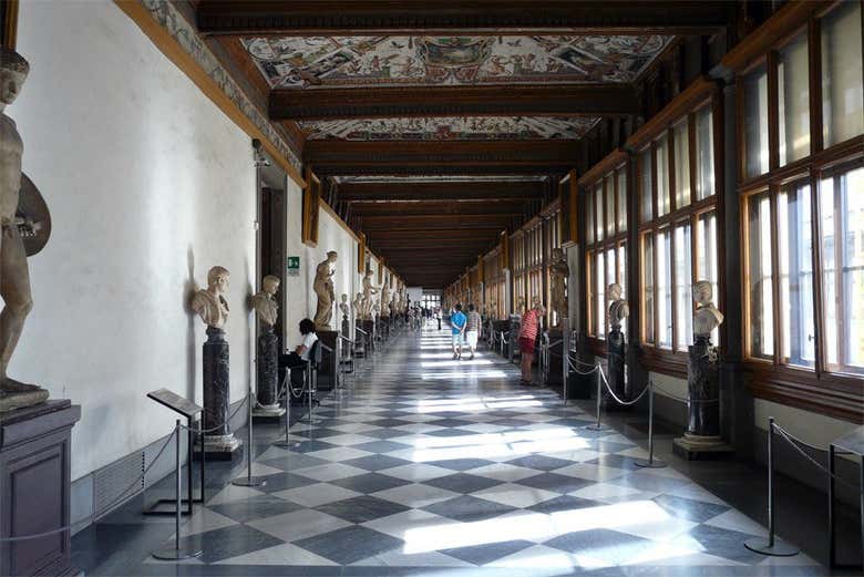 Nella Galleria degli Uffizi