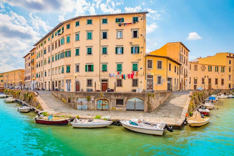 Navegando por los canales de Livorno