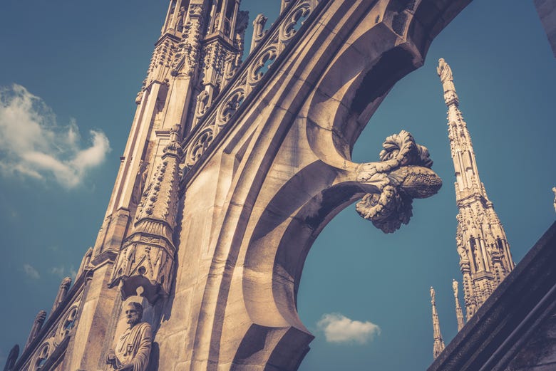 Detalles de las esculturas de las terrazas del Duomo