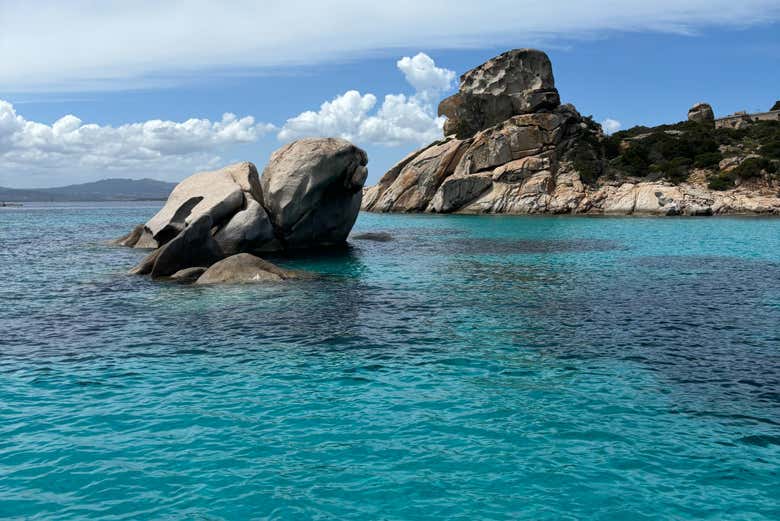 Acantilados del archipiélago de la Maddalena