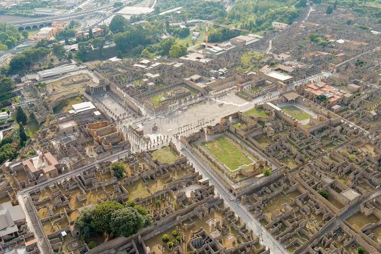 Check out beautiful Pompeii from a helicopter