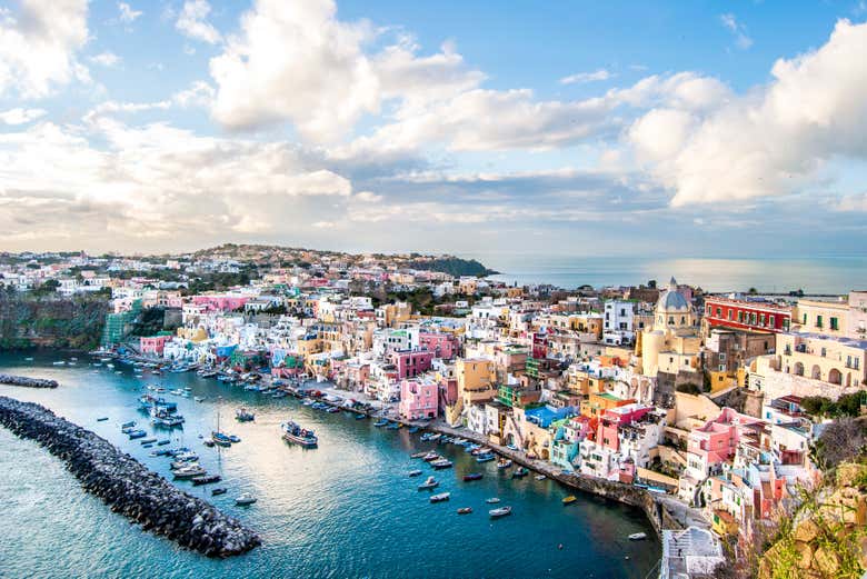 Incantevole vista panoramica su Procida