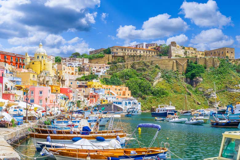 Il porto di Procida e Terra Murata