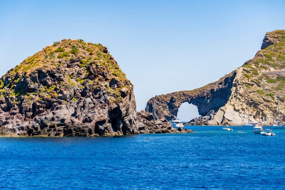 Boat Trip around Salina Island