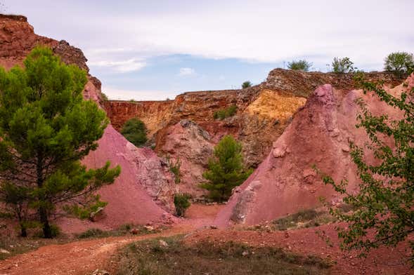 Trekking por las minas de bauxita de Apulia