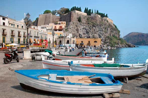 Lipari e outlet vulcano