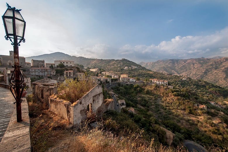 The Godfather Filming Location Tour from Taormina - Civitatis.com