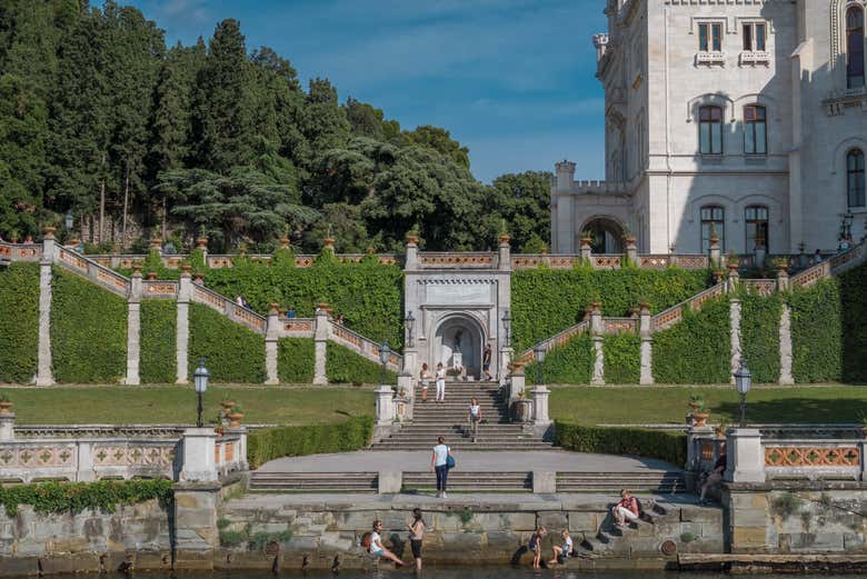 Panoramic Tour of Trieste + Miramare Castle - Civitatis.com