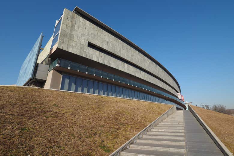 La facciata del Museo nazionale dell'Automobile