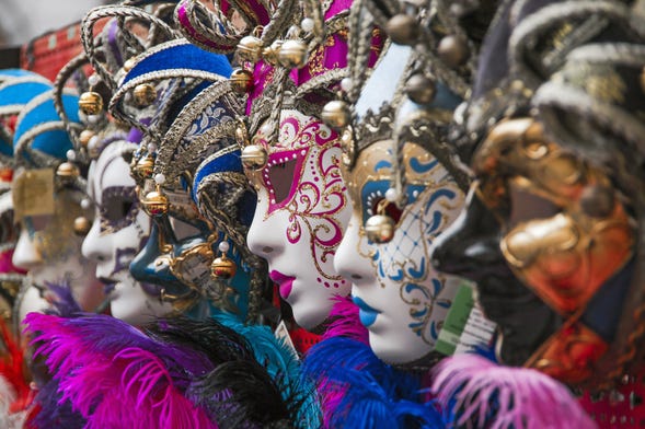 Fiesta de carnaval con cena en el Galeón Veneciano de Venecia