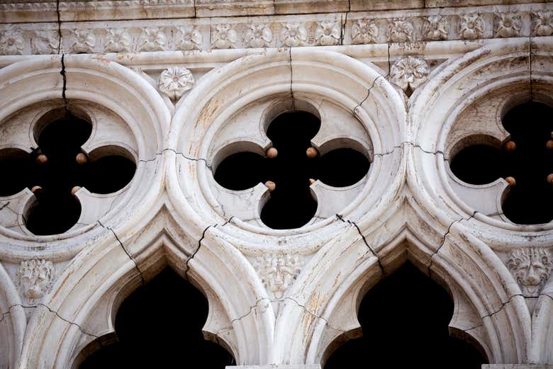 Detalles de la decoración del palacio 