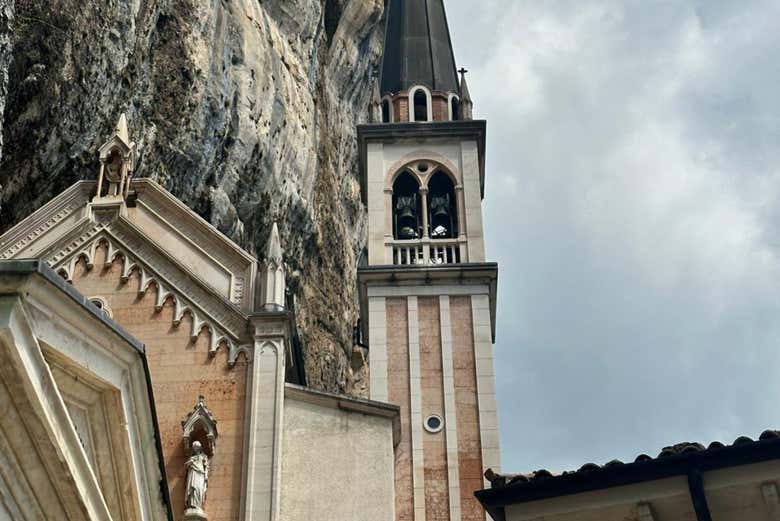 Santuario de la Madonna della Corona