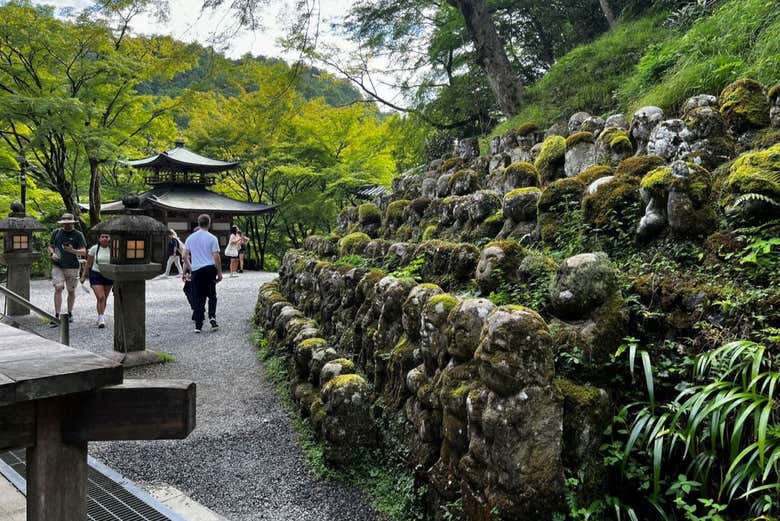 Recorriendo Otagi Nenbutsu-ji