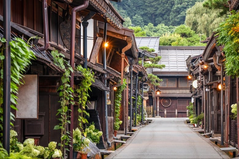 Recorreremos la famosa calle Sannomach en Takayama