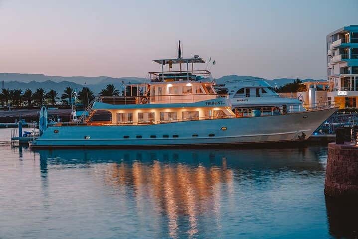 Cruise in the Gulf of Aqaba with Lunch - Book at Civitatis.com