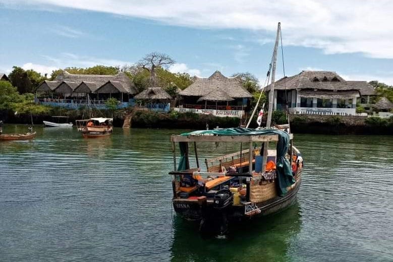 Romantic Boat Cruise with Lunch or Dinner in Mombasa