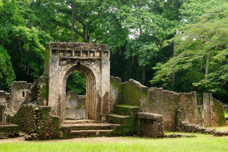 Visit the Gede Ruins