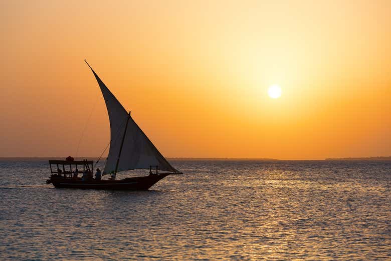 Desfrutando da travessia ao pôr do sol