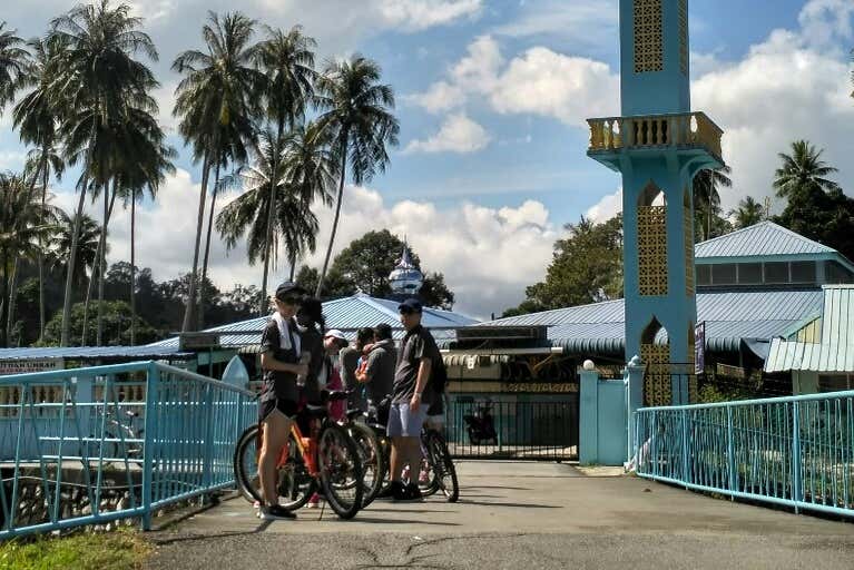 Bike tour around George Town